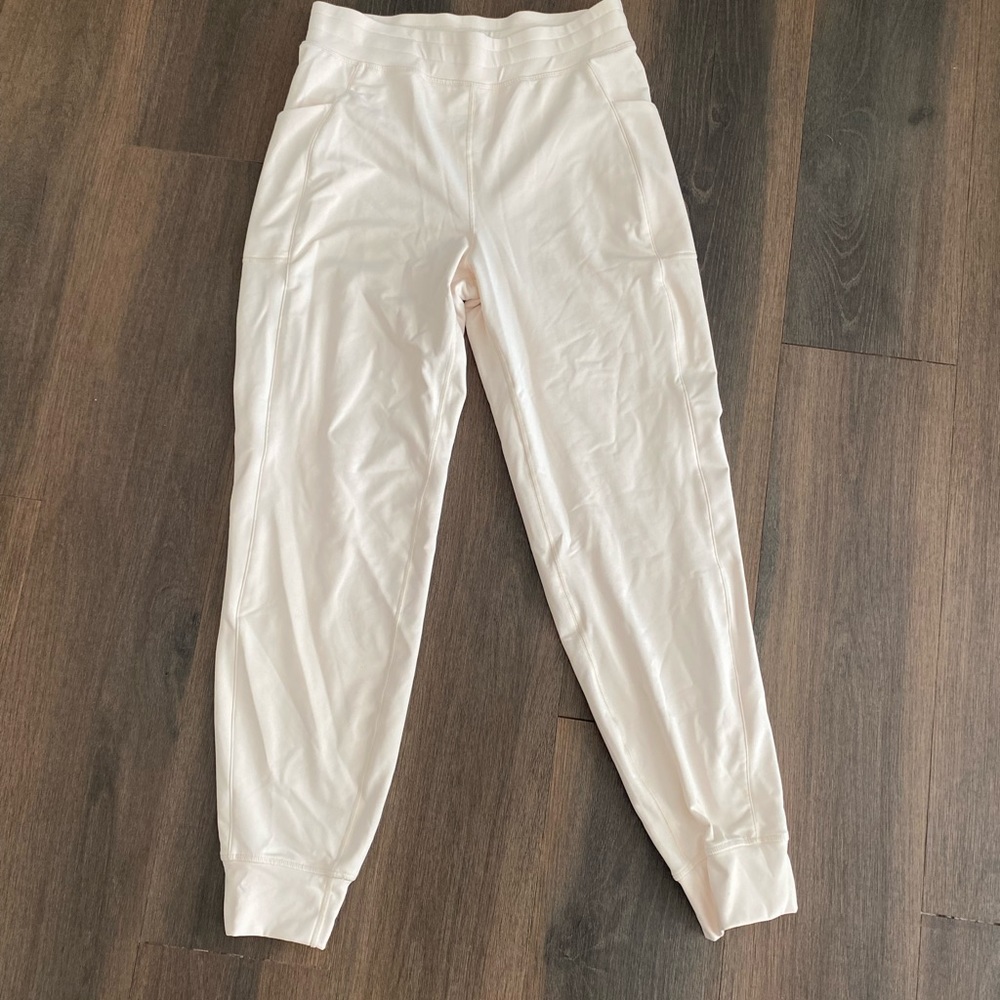 Women’s joggers